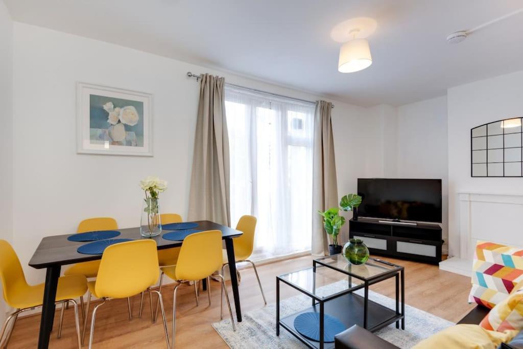 Lovely 3bed Split Level Flat With Outside Space Appartamento *