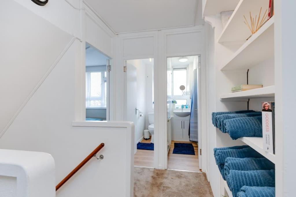 Lovely 3bed Split Level Flat With Outside Space Appartamento *